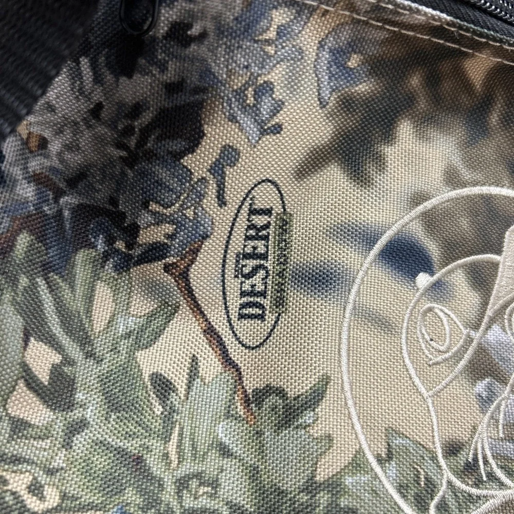 Buc-ees Texas Travel Cooler Bag 24‎ CANS Buc ees Embroidered On Camo Canvas